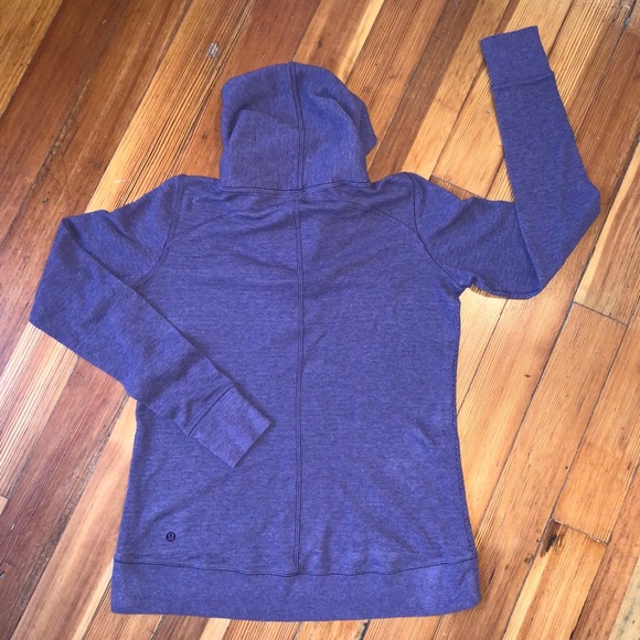 Lululemon In A Cinch Long Sleeve with ruching - Picture 3 of 8